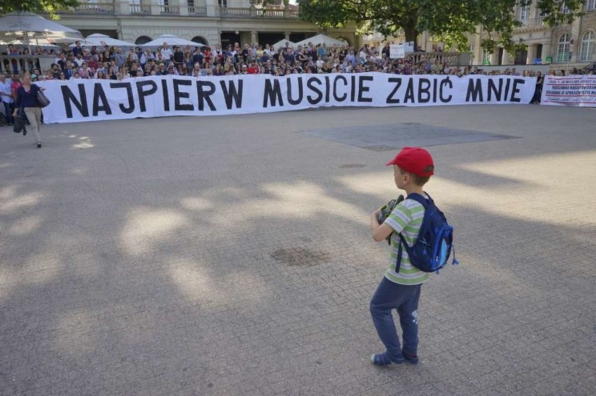 Milczący protest w Poznaniu