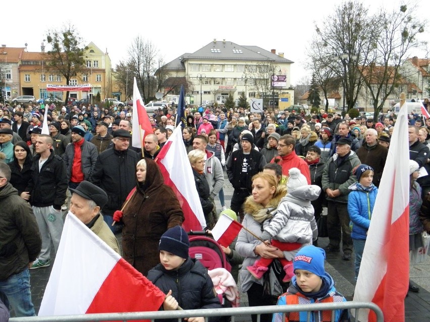 Olecko. Wielki protest w centrum miasta. Nie chcą uchodźców (zdjęcia)