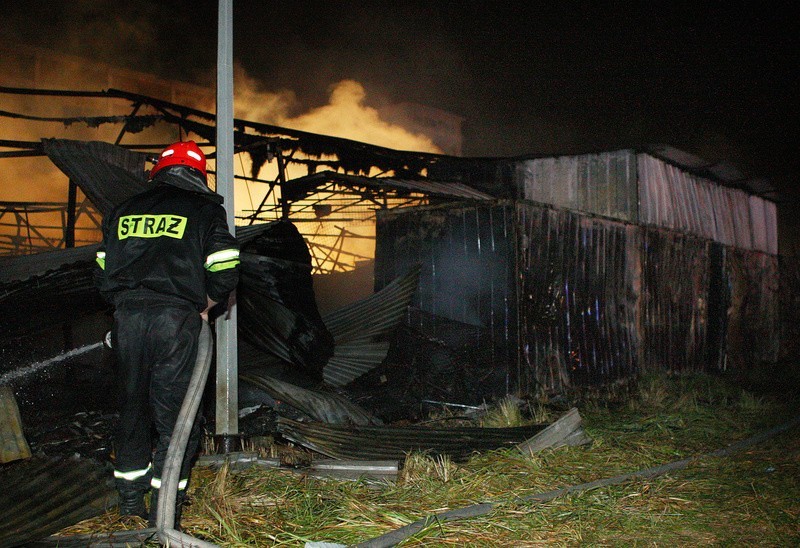 Pożar hali targowej w Osinowie Dolnym 