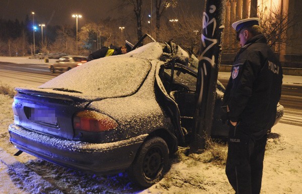 Wypadek na ul. Łąkowej. Kobieta w stanie krytycznym odwieziona do szpitala (film)