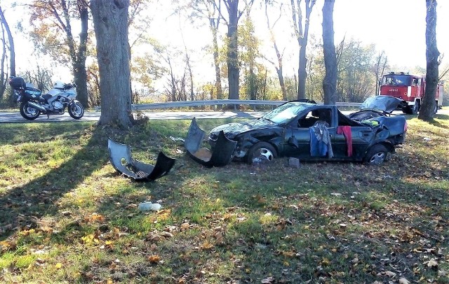 Zgłoszenie o wypadku wpłynęło do strażaków o godz. 11:37. Na drodze krajowej nr 19, w miejscowości Boćki samochód osobowy wypadł z drogi.Zdjęcia pochodzą ze strony OSP KSRG Boćki