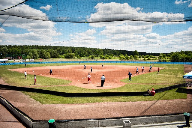 Polki na Mistrzostwach Europy w Softballu Kobiet. Jak radzą sobie na boiskach w Rybniku, Żorach i Czechach?