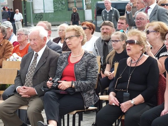 Howard Chandler, starachowcki Żyd, który ocalał z pogromu w czasie wojny wraz z córką i żoną.