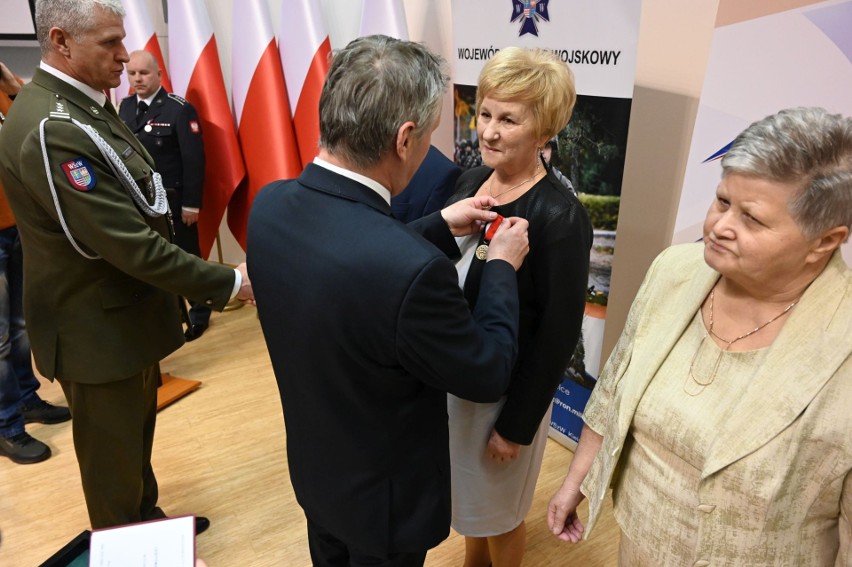 Odznaczenia dla rodziców świętokrzyskich żołnierzy. Podniosła uroczystość w Kielcach 