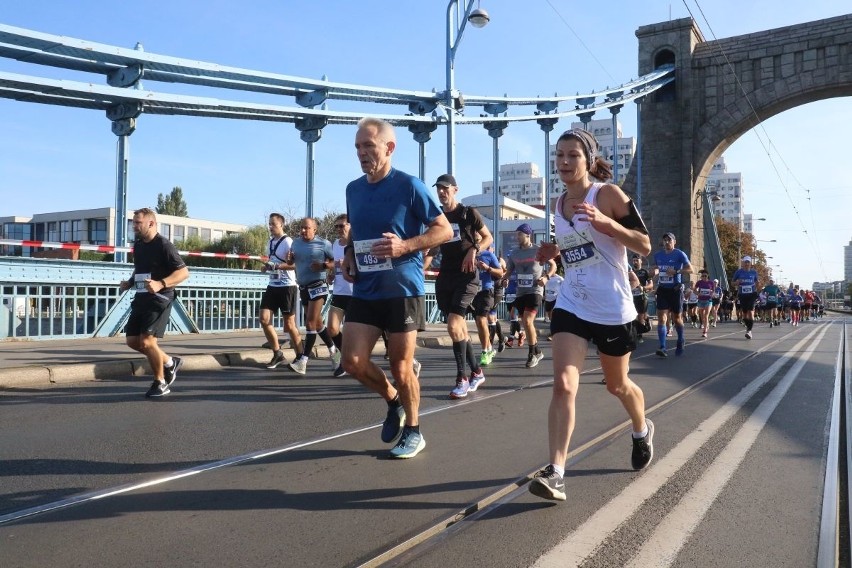 Maraton 2019 we Wrocławiu. Zobacz zdjęcia uczestników na moście Grunwaldzkim [MNÓSTWO ZDJĘĆ]