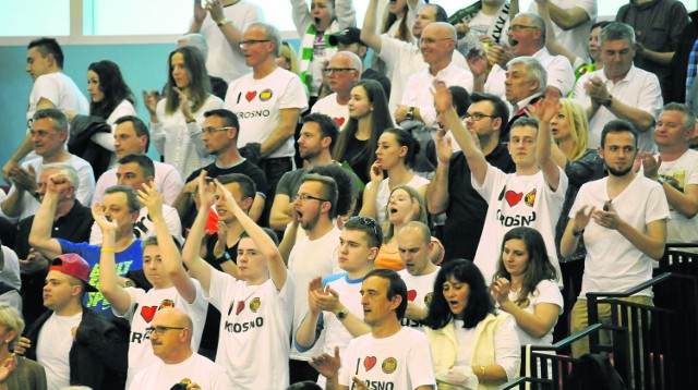 Miasto Szkła albo Legia  awansuje dziś do ekstraklasy. Jest pewne, że piąty mecz finału play off w hali przy Bursaki obejrzy nadkomplet kibiców.