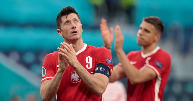 Reprezentanci Polski, choć nie powinni być postawieni przed dylematem: grać, czy nie grać z Rosją, dali przykład decydentom FIFA  i UEFA...