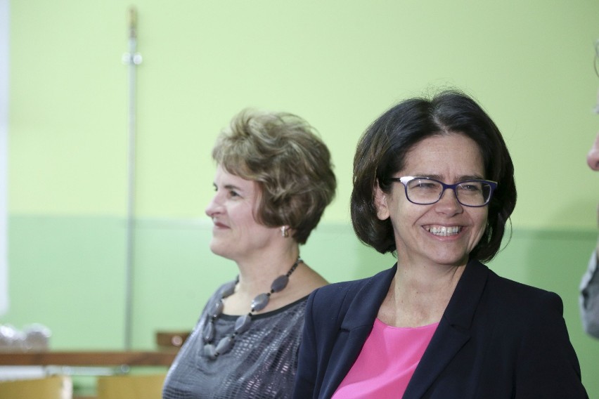 Minister Cyfryzacji Anna Streżyńska przyjechała do SP w Pogorzałkach (zdjęcia, wideo)