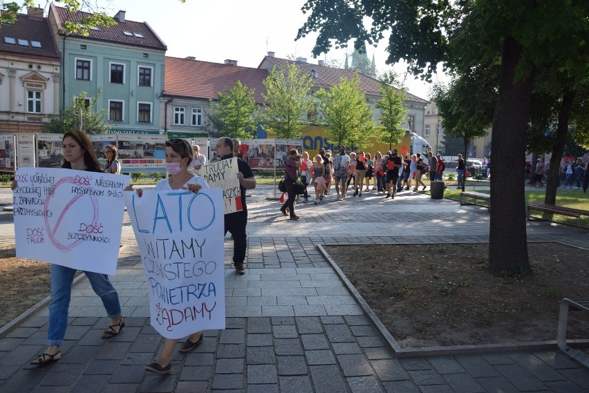 Około stu skawinian protestowało przeciw zatruwaniu...