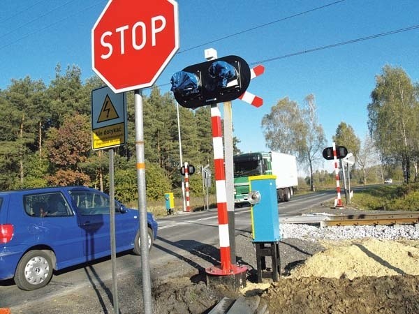 Wczoraj można już było jeździć ul. Koszalińską w Białogardzie. Przez ostatnie cztery dni trasa &#8211; z powodu remontu przejazdu &#8211; była zamknięta. 