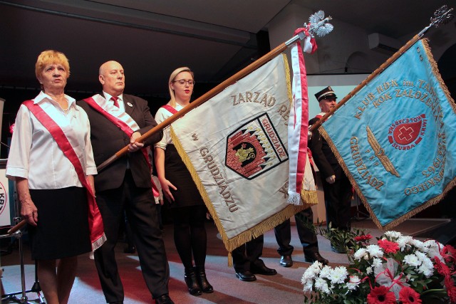 Polski Czerwony Krzyż działa już sto lat. Wczoraj (25 listopada) rocznicę tę obchodził grudziądzki oddział. Były odznaki, podziękowania i łzy wzruszenia.