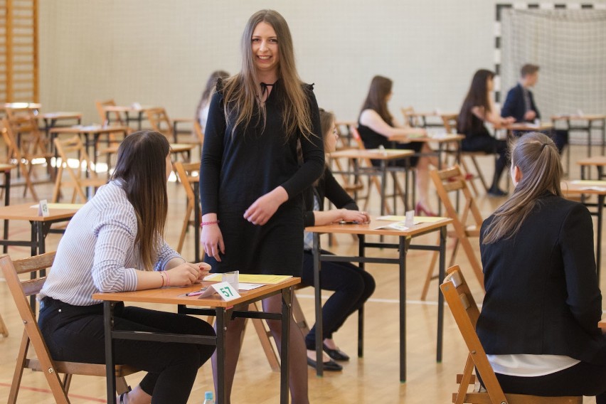 Punktualnie o godz. 9 maturzyści przystąpili do egzaminu...