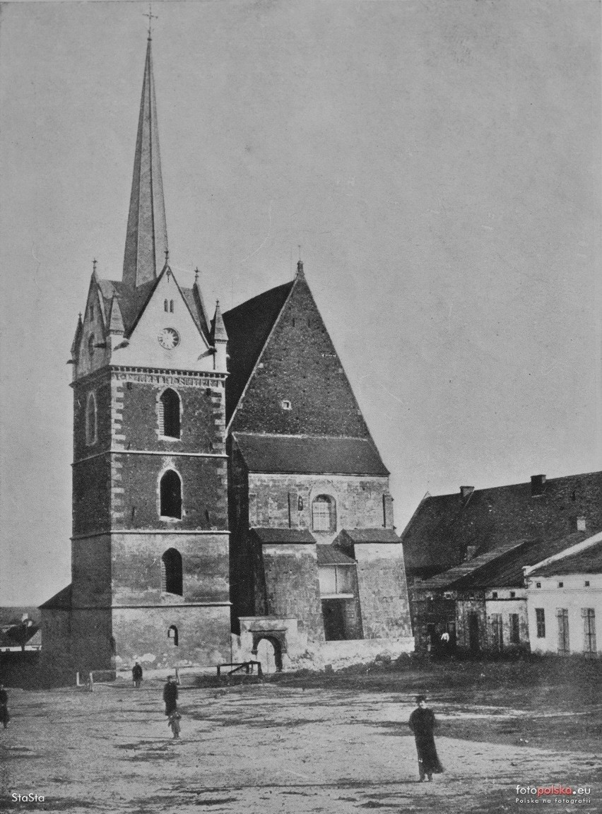 Lata 1910-1914 , Kościół i dzwonnica p.w. Narodzenia...