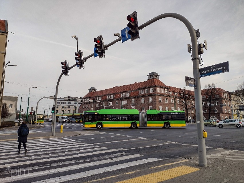 Skrzyżowanie ul. Garbary, Małe Garbary i Estkowskiego.