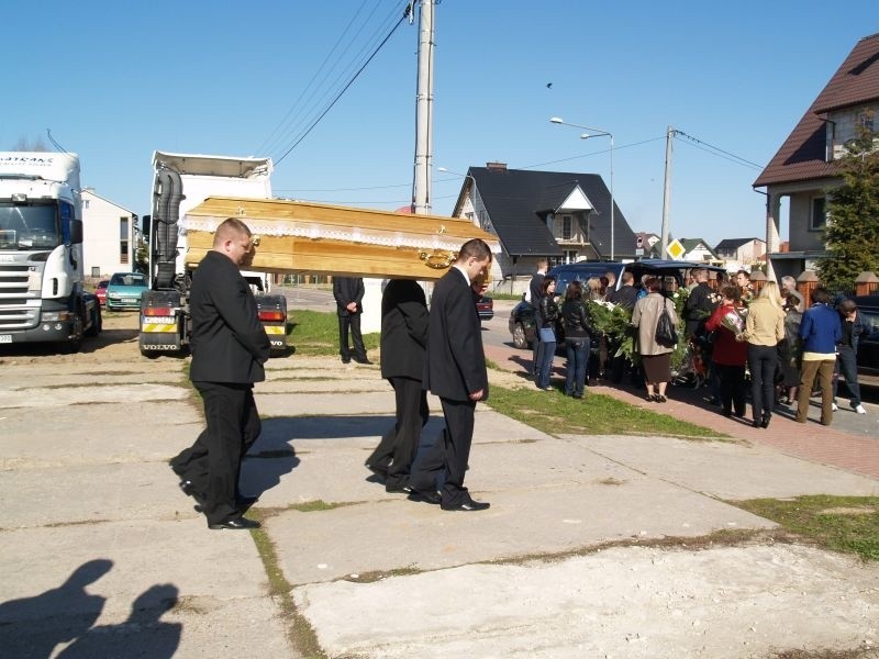 Ostrołęka. On stoi już twarzą w twarz z Bogiem. Pożegnaliśmy Arka (zdjęcia)