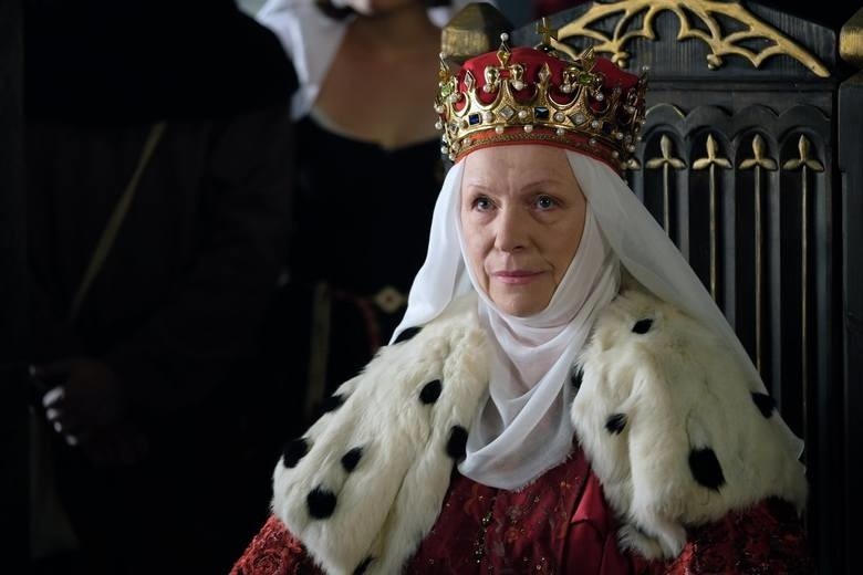 W roli Jadwigi, królowej Polski, możemy podziwiać Halinę...