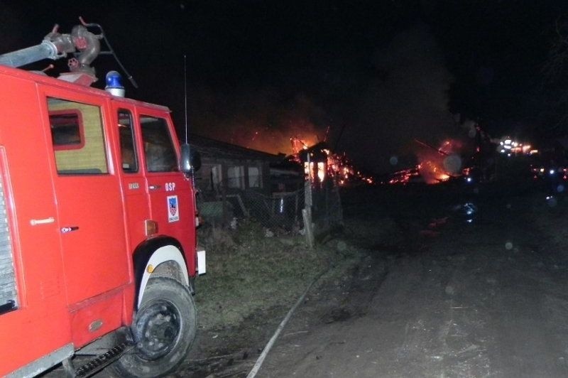 Olbrzymi pożar. Płonęły dwa budynki [ZDJĘCIA]