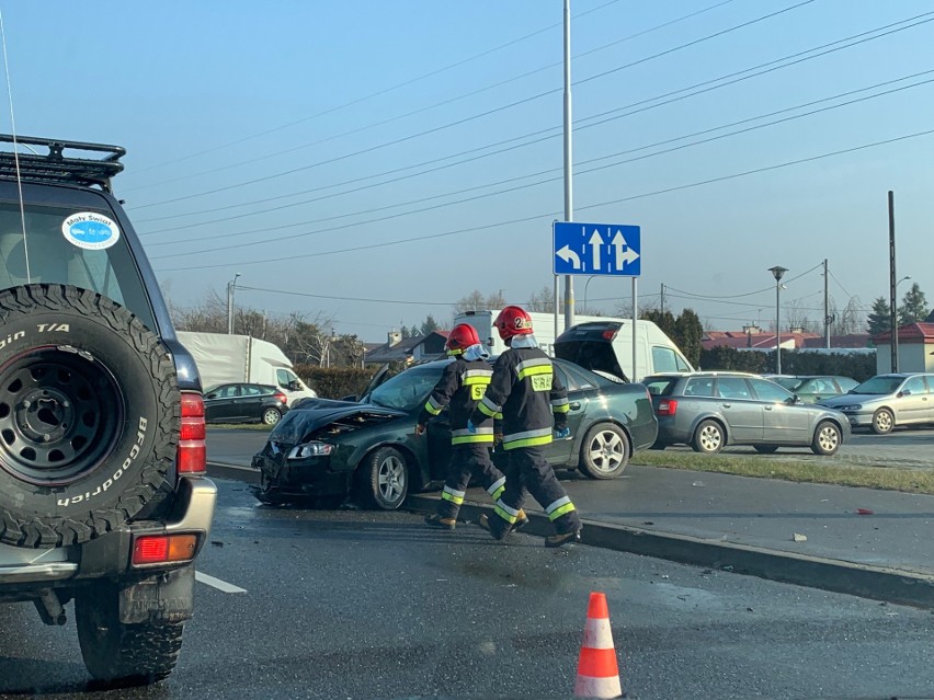 Do zderzenia dwóch samochodów osobowych doszło na al....