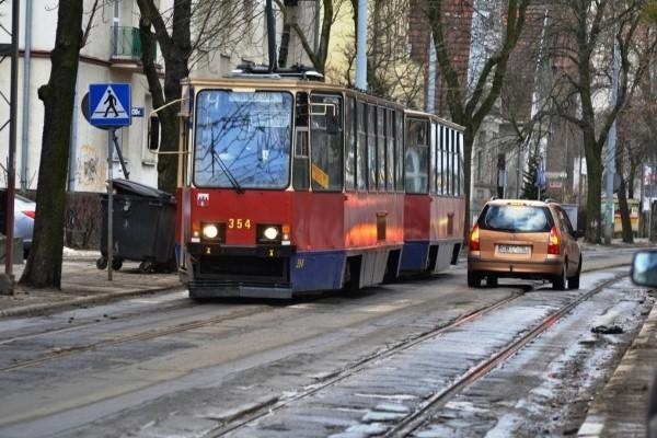 Tramwaje nie kursują do pętli na Glinkach i Kapuściskach.