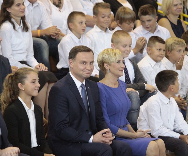 Prezydent Andrzej Duda wziął udział w rozpoczęciu roku szkolnego 2015/2016 w jednej z szkół w Jastarni