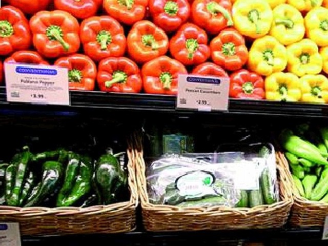 Każdy produkt organiczny, czyli inaczej bio, eco czy natural, musi być oznakowany nazwą i kodem jednostki certyfikującej. Żywność tę znajdziemy także w zwykłych supermarketach.
