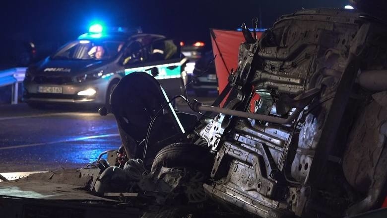 Marcin Łaziński przyszedł z urną na otwarcie drogi S5. Walczy o sprawiedliwość dla zmarłego brata