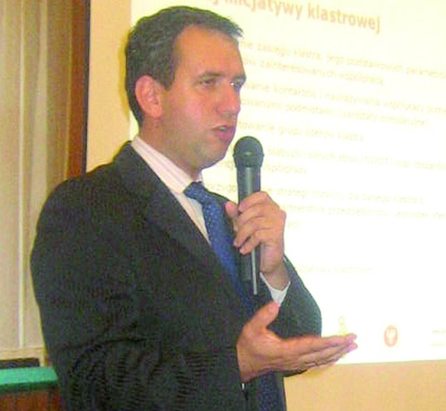 Sebastian Rynkiewicz, prezes firmy Tomas Consulting przekonywał o zaletach działania klastrów.