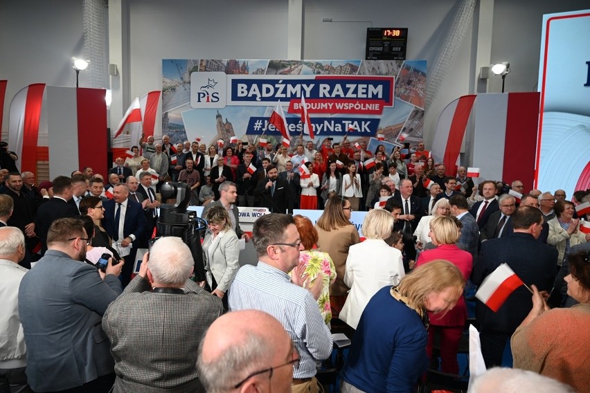 Wybory 2024. Jarosław Kaczyński na konwencji samorządowej w Stalowej Woli zagrzewał do walki. Było dużo emocji