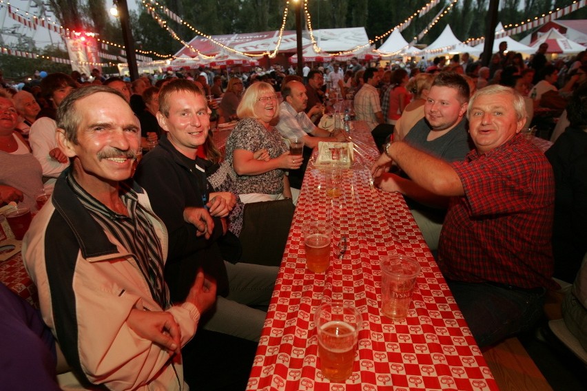 BeerFest odbywa się w Parku Śląskim. Zdjęcia z ubiegłego...