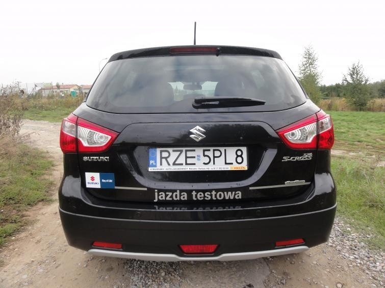 Testujemy: Suzuki SX4 S-Cross - kompakt, który wyrósł na...