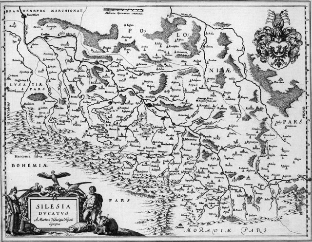 Mapę naszego regionu autorstwa Martina Helwiga zamieścił w swoich kronikach Śląska Joachimus Cureus w 1571 roku. Na mapie sprzed ponad czterech  wieków  jest wiele niespodzianek. Są np. Milowice, dzielnica Sosnowca (sam Sosnowiec powstał o wiele później, tak samo jak Katowice). Helwig nazywał miasta tak jak słyszał. Mamy Lublinecz, Klobotz, Czeletz, Benchin, Milowitz, Beutte, Pilchowitz, Tarnowicz, Gleiwitz, Sosnicow, Żiwietz, Teschen, Ratibor, Strumien.Chmielnitz oznacza, że na Górnym Śląsku uprawiano  chmiel. Liebneck to Rybnik, Plessa - Pszczyna, Peikrezlin - Piekary.