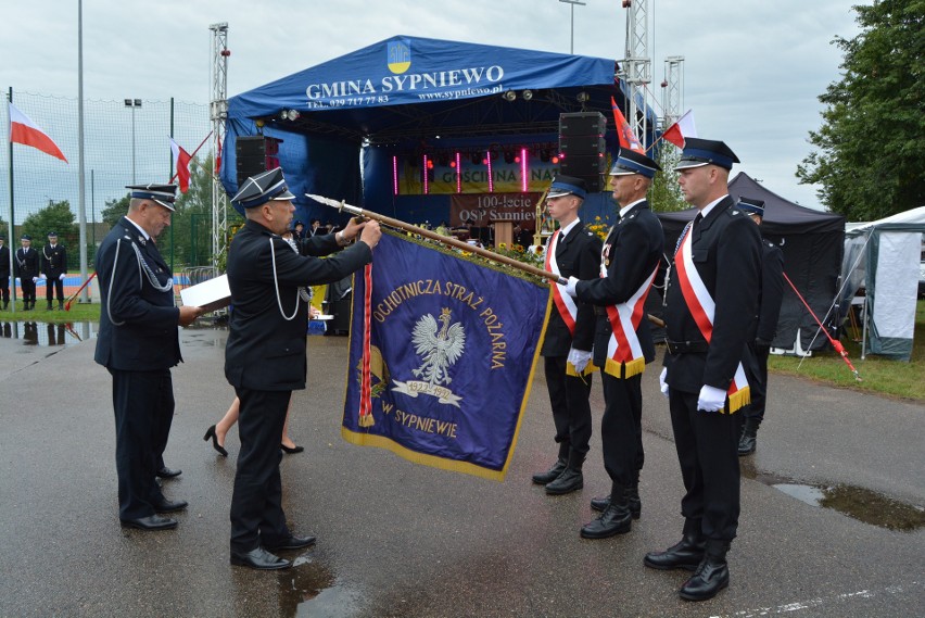 OSP w Sypniewie obchodziła jubileusz 100-lecia. Odbyły się także powiatowo-gminne obchody Dnia Strażaka. Wręczono odznaczenia. 6.08.2022