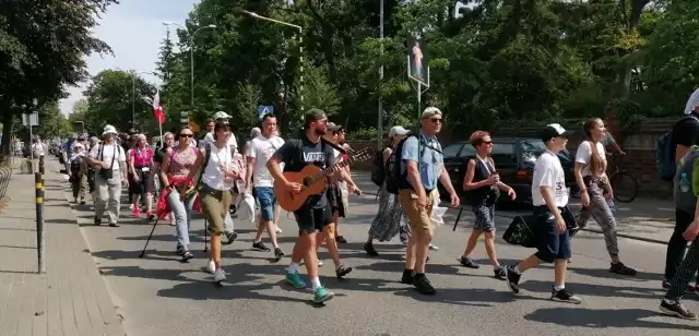 38. Gdańska Piesza Pielgrzymka na Jasną Górę przechodząca ulicami Pruszcza Gdańskiego. 28.07.2020 r.