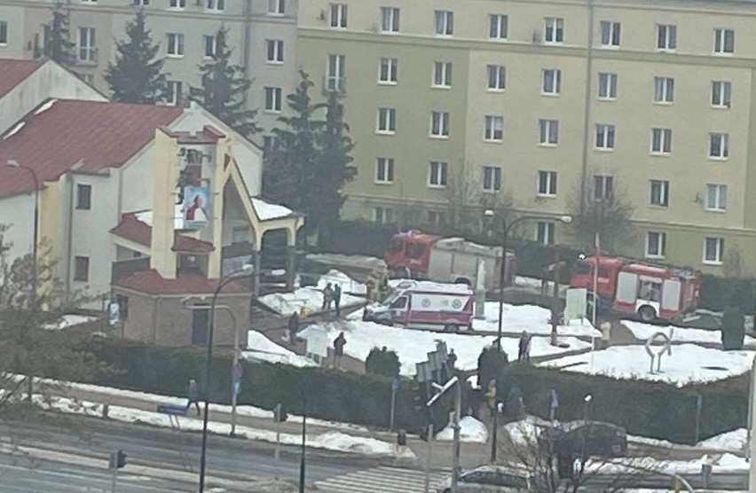 Pożar w kościele Świętego Krzyża na ul. Pogodnej w Lublinie. Na miejscu były trzy wozy strażackie 