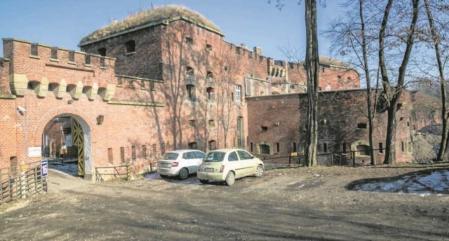 Fort Luneta Warszawska, według jego obrońców przed zabudową, mógłby być wizytówką Twierdzy Kraków