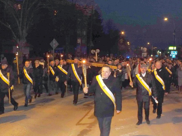 Co roku asystę honorową w procesji Drogi Krzyżowej sprawują Rycerze Kolumba