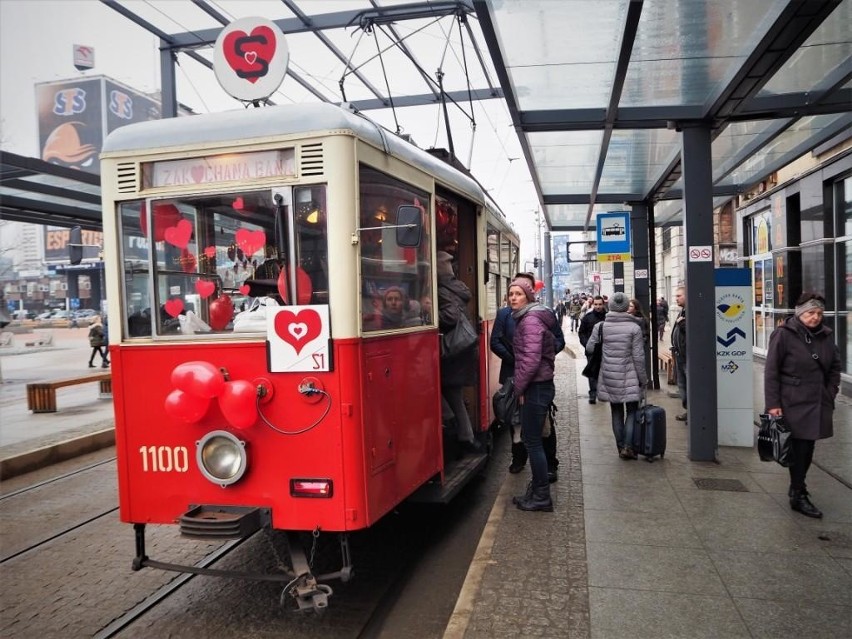 Zakochana Bana na torach. 14 lutego po Katowicach będzie jeździł wyjątkowy tramwaj walentynkowy