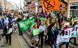 Bydgoszczanie dla klimatu. Manifestacja i przemarsz przez centrum miasta [zdjęcia]