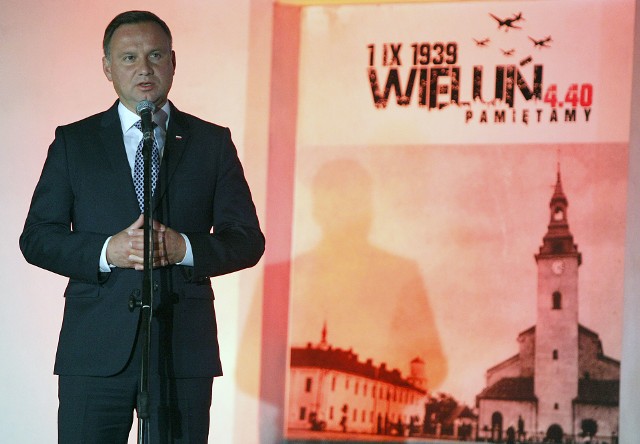 Swoją pierwszą wizytę prezydent RP Andrzej Duda złożył w Wieluniu 1 września 2017 r. Wygłosił 15-minutowe orędzie i złożył kwiaty w miejscach upamiętniających tragedię miasta