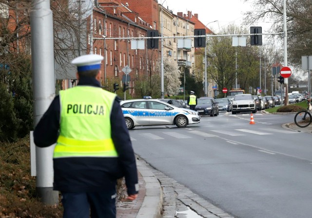 W centrum Bydgoszczy doszło do kolizji autobusu linii nr 67 i samochodu osobowego. Jedna osoba trafiła do szpitala.