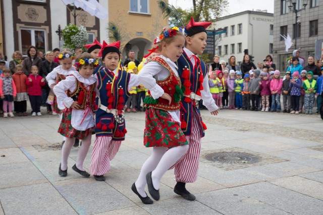 Przedszkolaki zatańczyły na Rynku Kościuszki