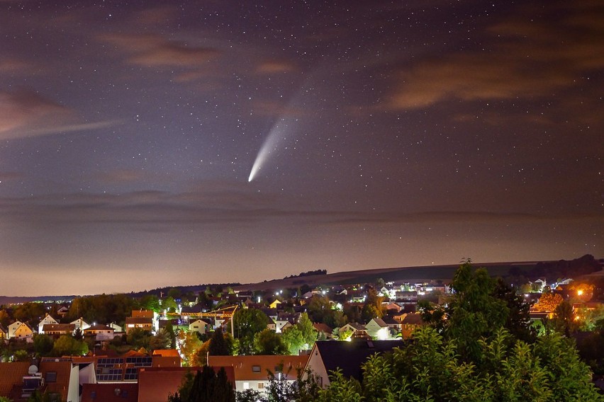 Kometa neowise jest widoczna gołym okiem także nad Polską...