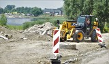 Postępują zmiany nad Jeziorem Tarnobrzeskim. Co dzieje się na placu budowy? [ZDJĘCIA]