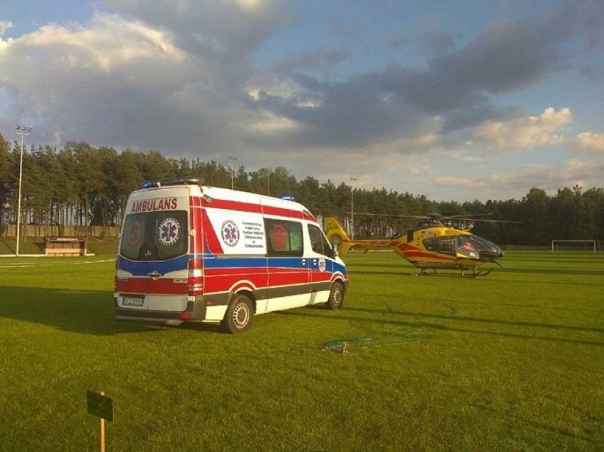 Pożar budynku socjalnego przy ulicy Łąkowej w Czarnem 25.07.2018. Mężczyzna poważnie poparzony