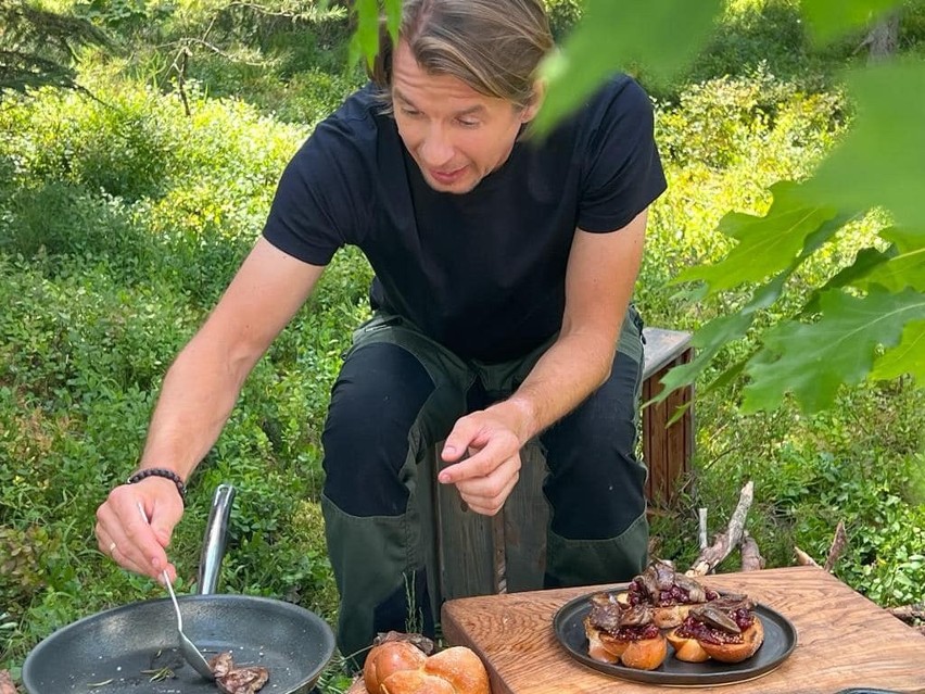 W jednym z lasów Lubelszczyzny gotował Karol Okrasa. Niedługo emisja programu