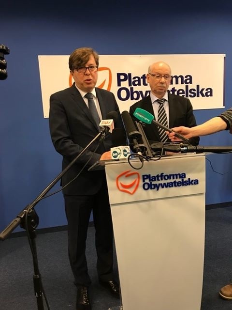 Konferencja prasowa europosła Janusza Lewandowskiego (z...