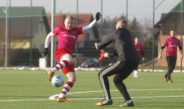 Krzysztof Pietluch zdobył dla Wólczanki dwie bramki w sparingu z Siarką Tarnobrzeg