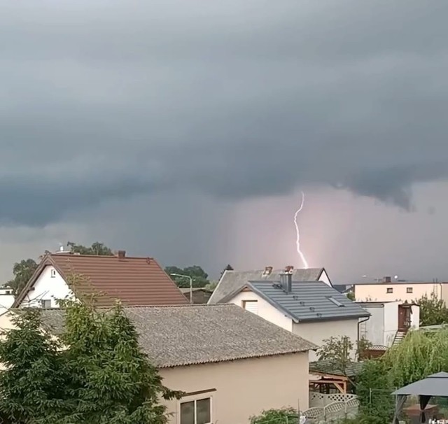 Na Pomorzu kolejne ostrzeżenie o upałach i burzach