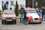 Zlot fanów citroena w Rydzynie. Był tort i piękne zabytkowe samochody [ZDJĘCIA]