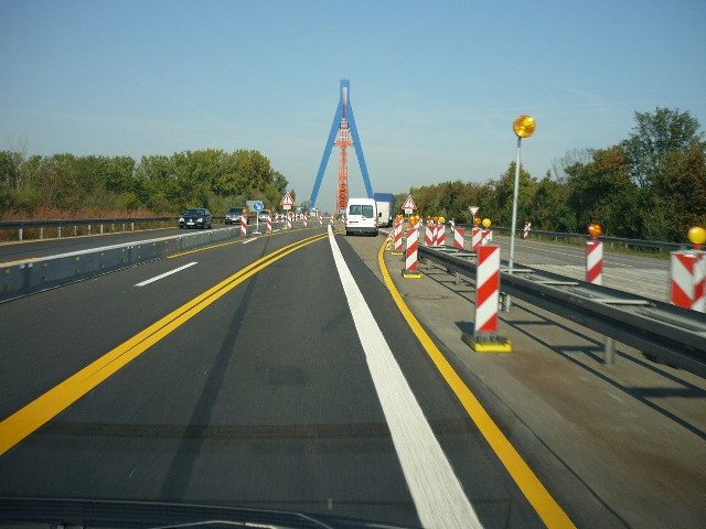 Autostrada w Niemczech. Granica pomiędzy Francją a Niemcami na rzece Ren